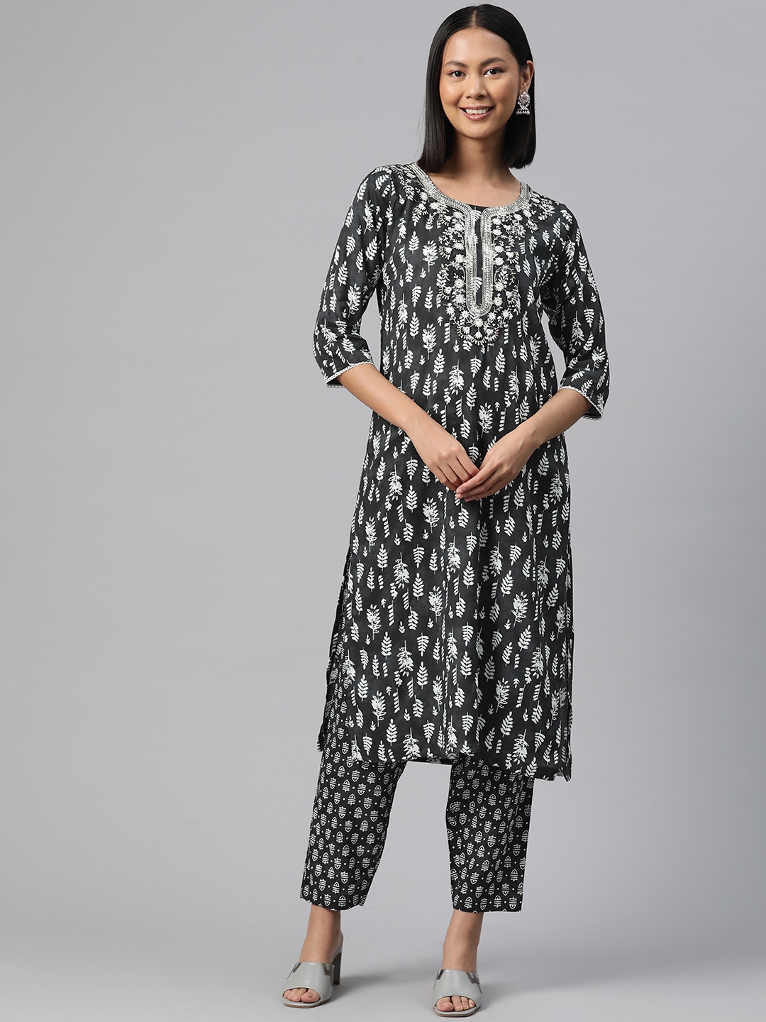 

Readiprint Ethnic Motifs Printed Regular Sequinned Kurta with Trousers, Black