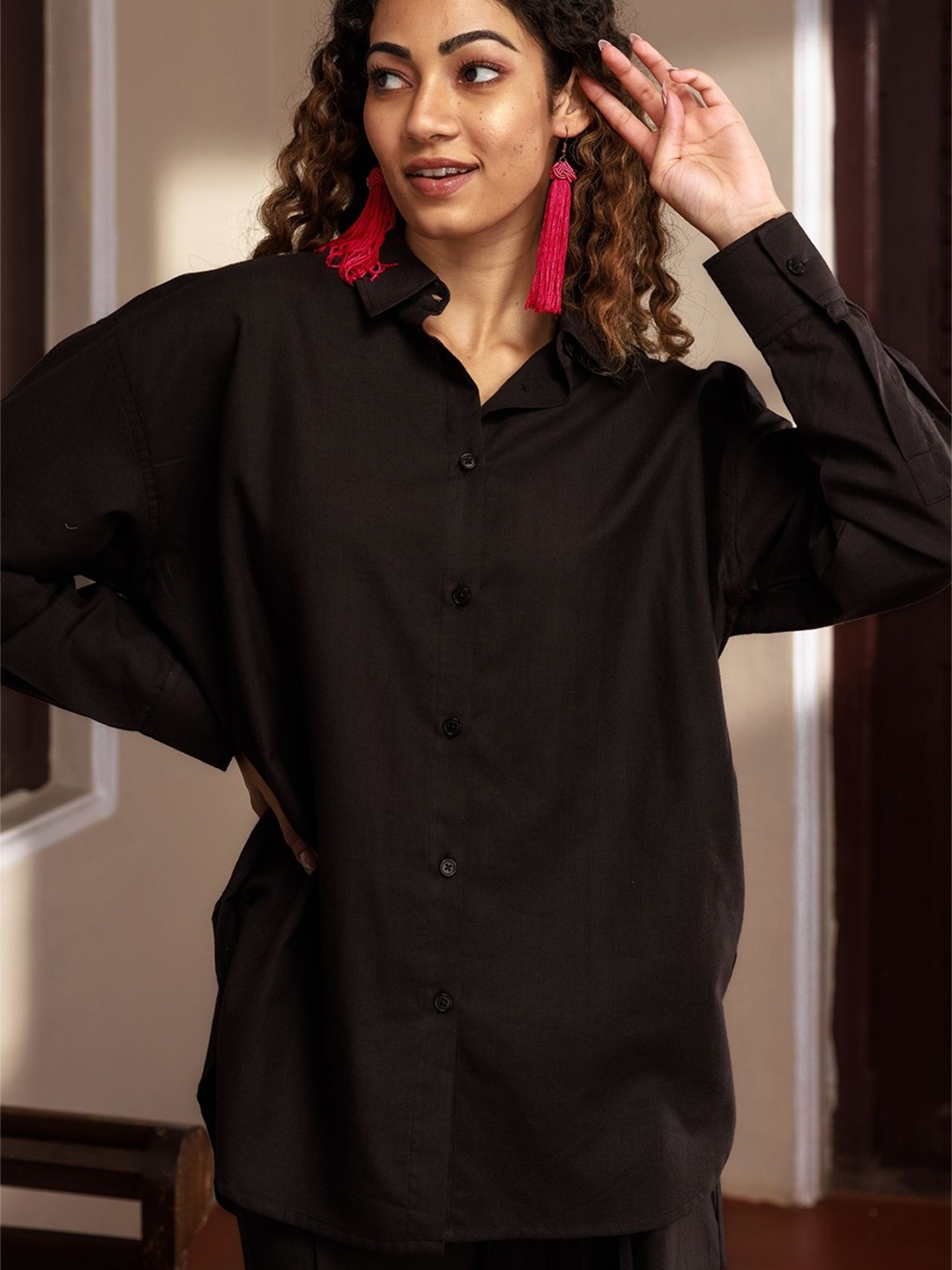 

Wellbi Oversized Drop-Shoulder Sleeves Pure Cotton Longline Casual Shirt, Black