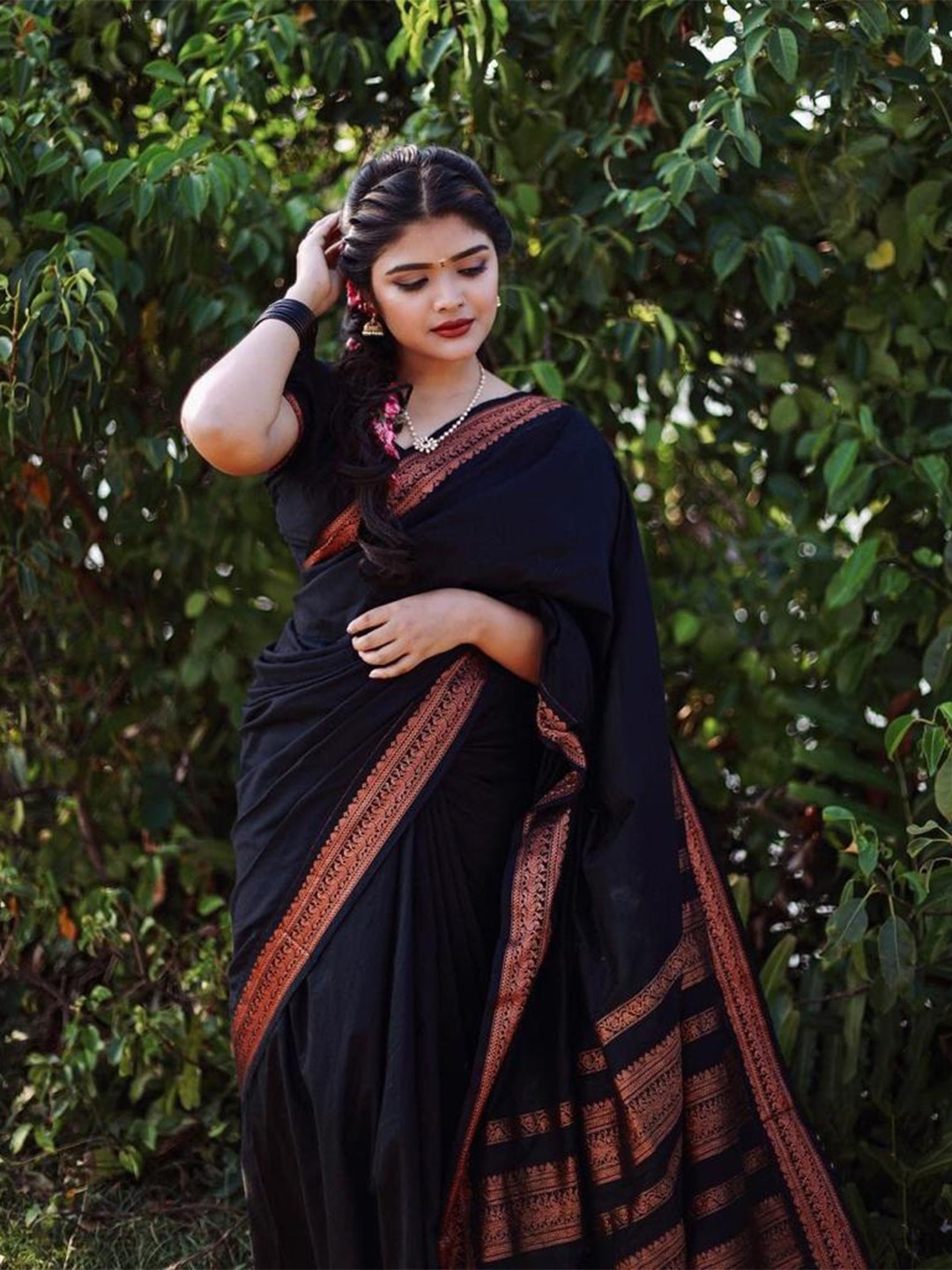 

Visit Wear Art Silk Banarasi Saree, Black