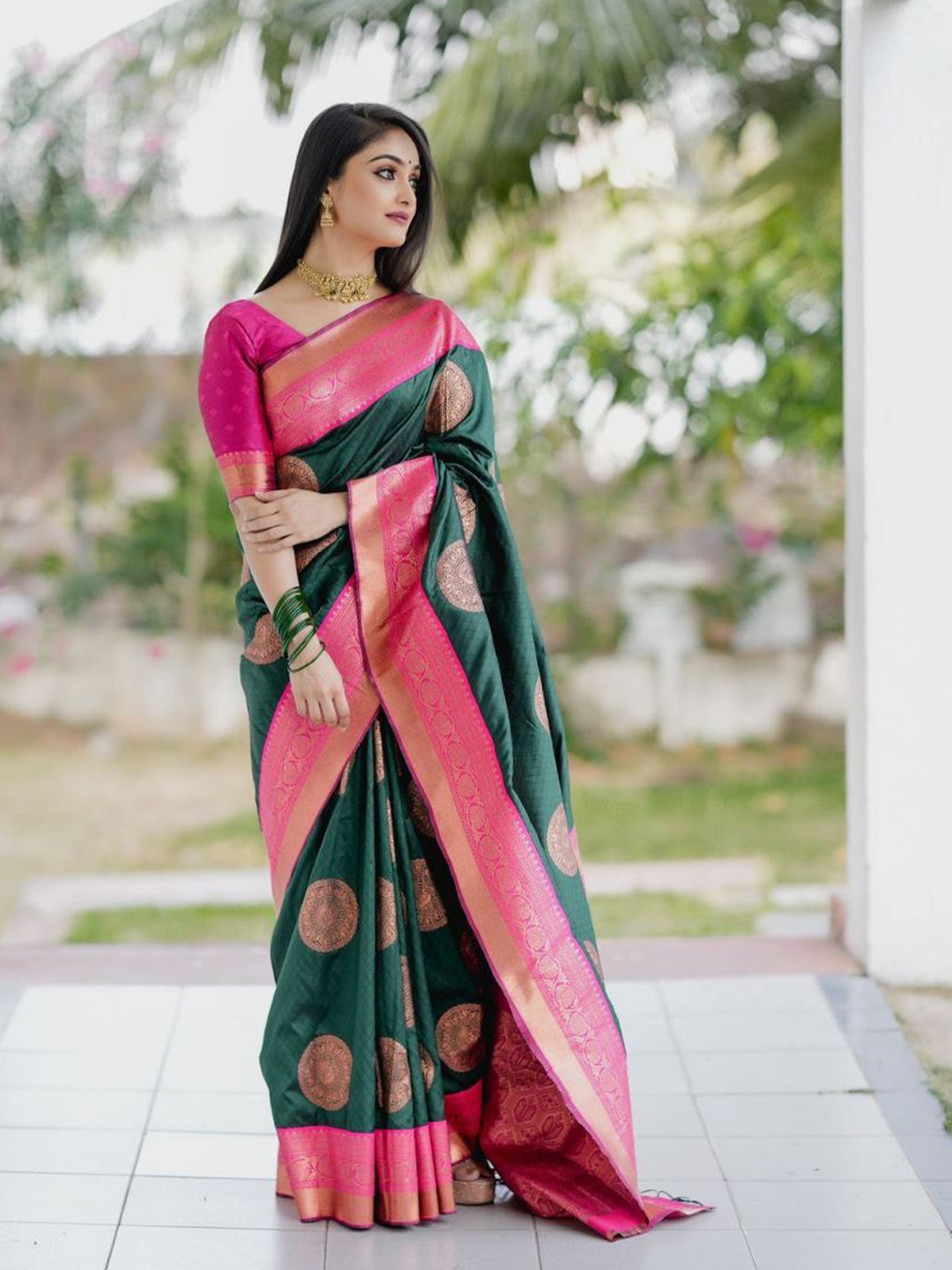 

Visit Wear Ethnic Motifs Woven Design Zari Kanjeevaram Saree, Green