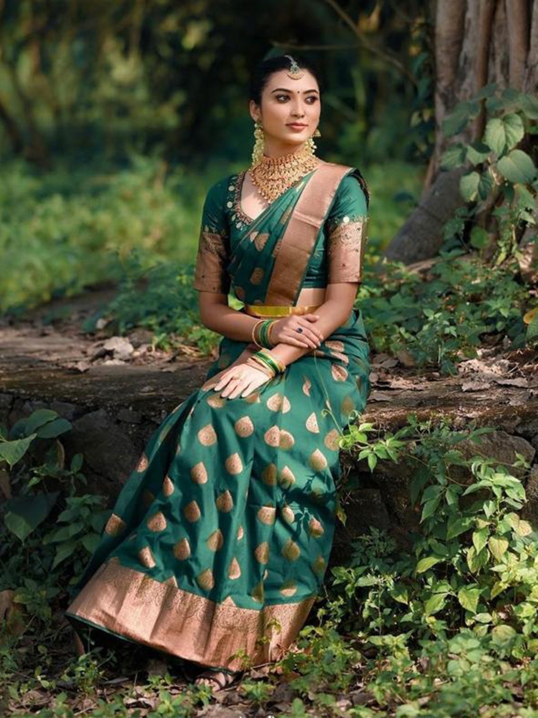 

Visit Wear Ethnic Motifs Woven Design Zari Art Silk Kanjeevaram Saree, Green