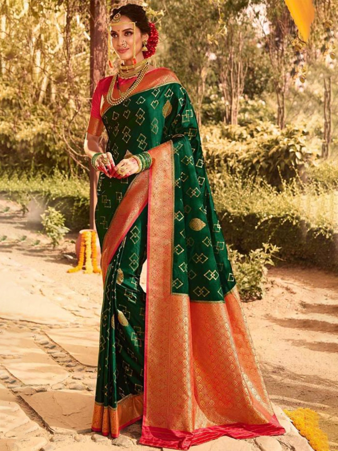 

Visit Wear Ethnic Motifs Woven Design Zari Detail Saree, Green
