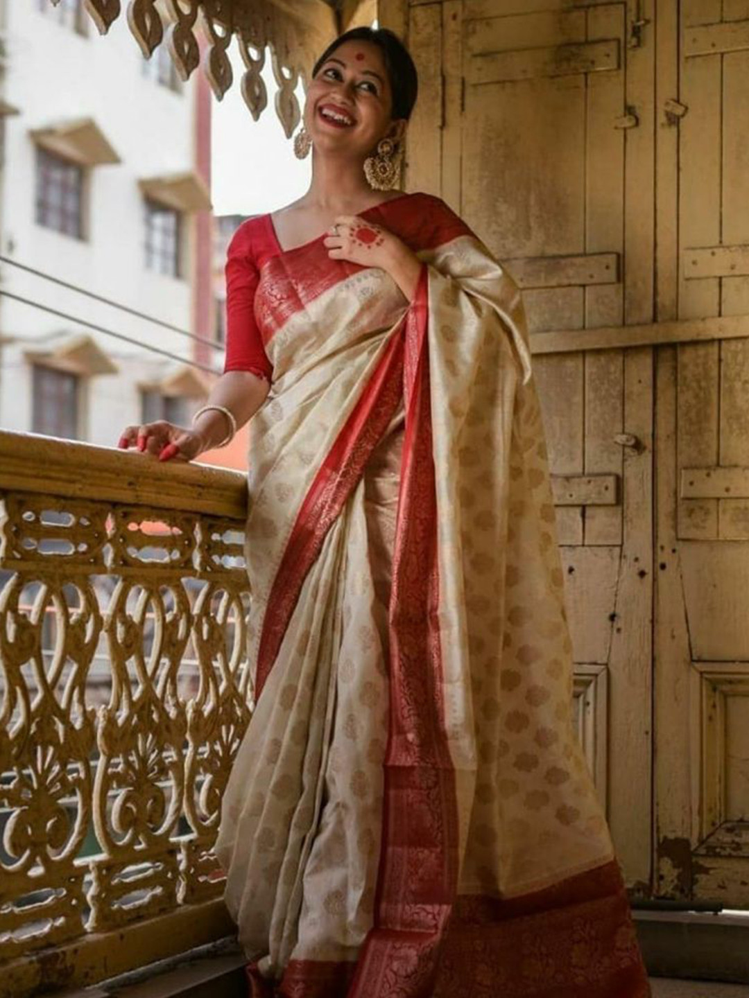

Visit Wear Ethnic Motifs Woven Designed Zari Banarasi Saree, Cream