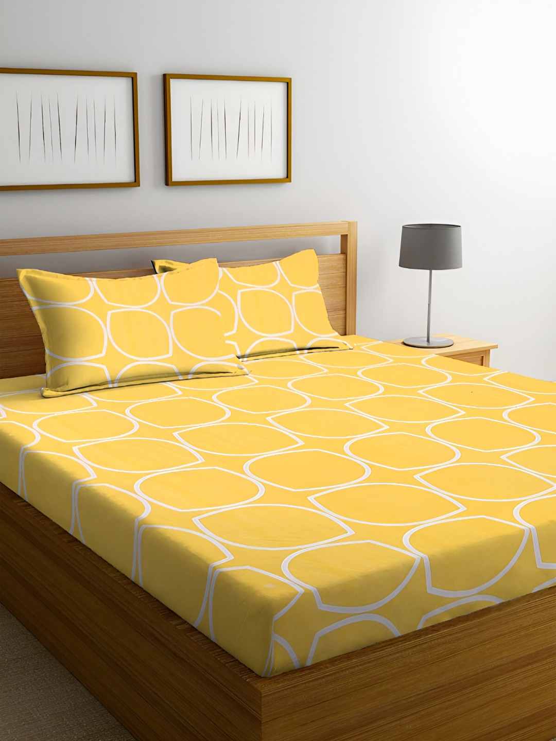 

Furnistitchs Yellow & White Geometric 300 TC King Bedsheet with 2 Pillow Covers