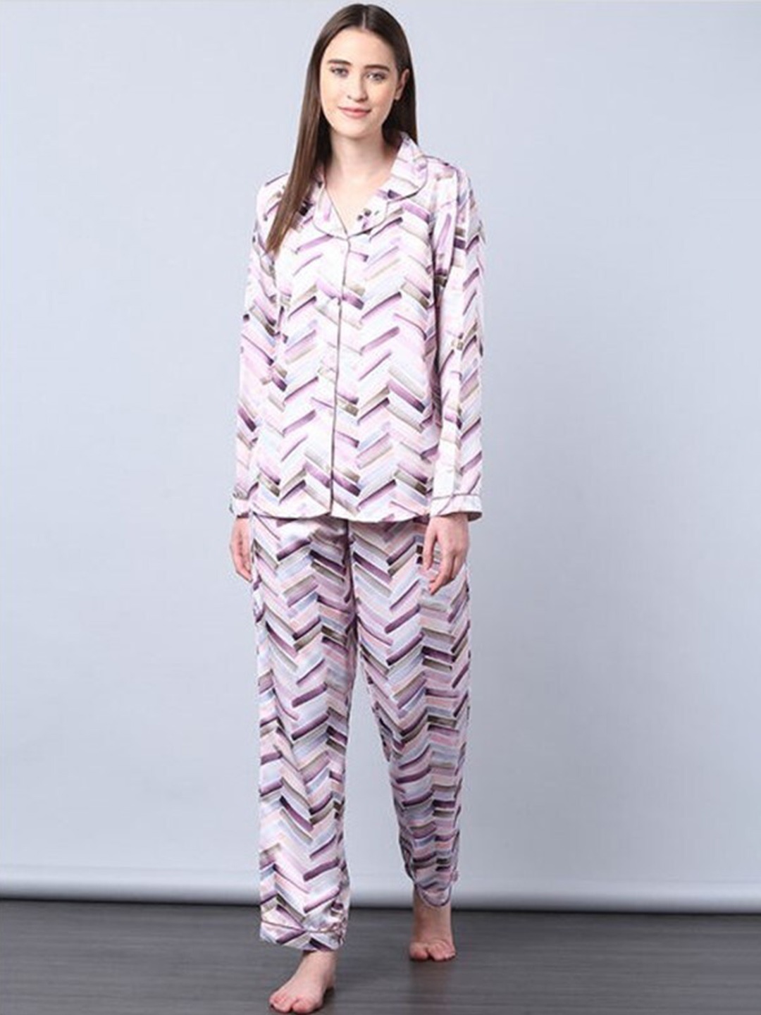 

Aila Geometric Printed Lapel Collar Night Suit, Pink