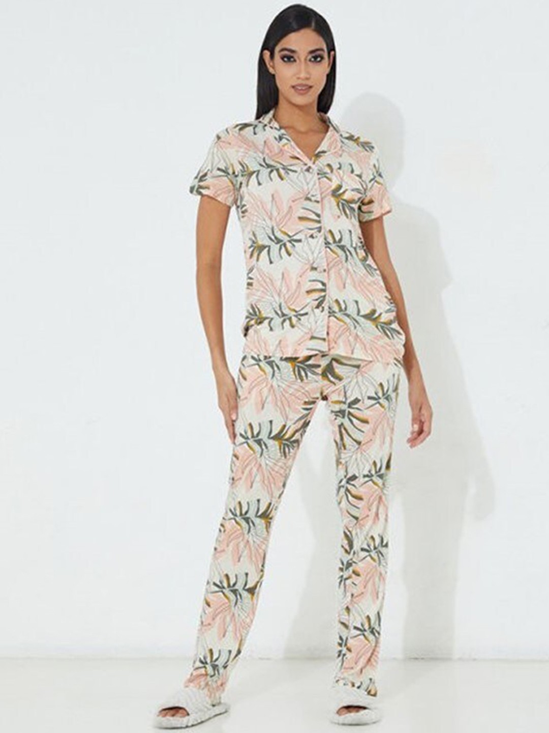 

Aila Tropical Printed Lapel Collar Shirt With Trouser, Off white