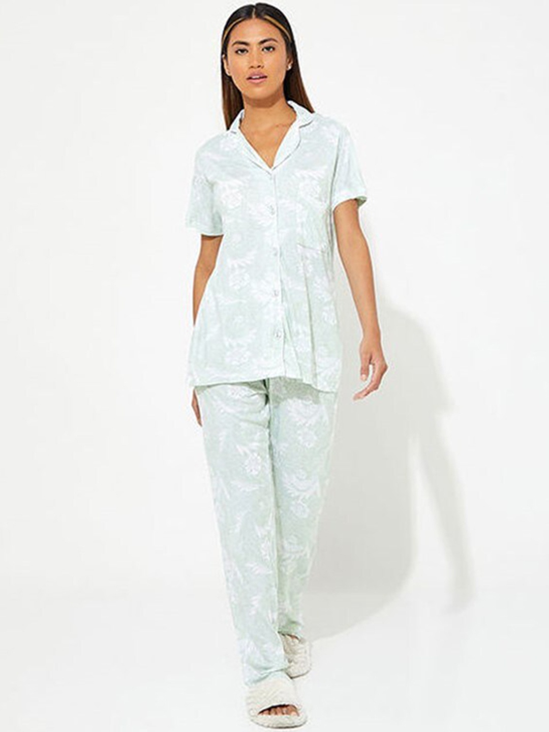 

Aila Floral Printed Lapel Collar Night suit, Blue