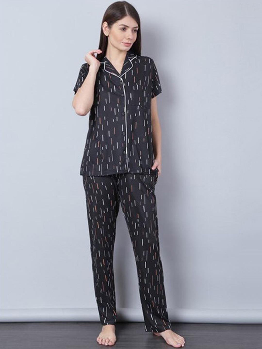 

Aila Geometric Printed Lapel Collar Shirt With Pyjamas, Black