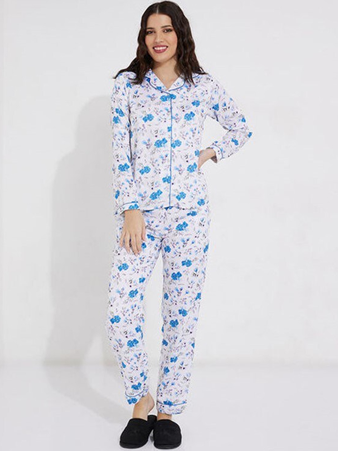 

Aila Floral Printed Night suit, White