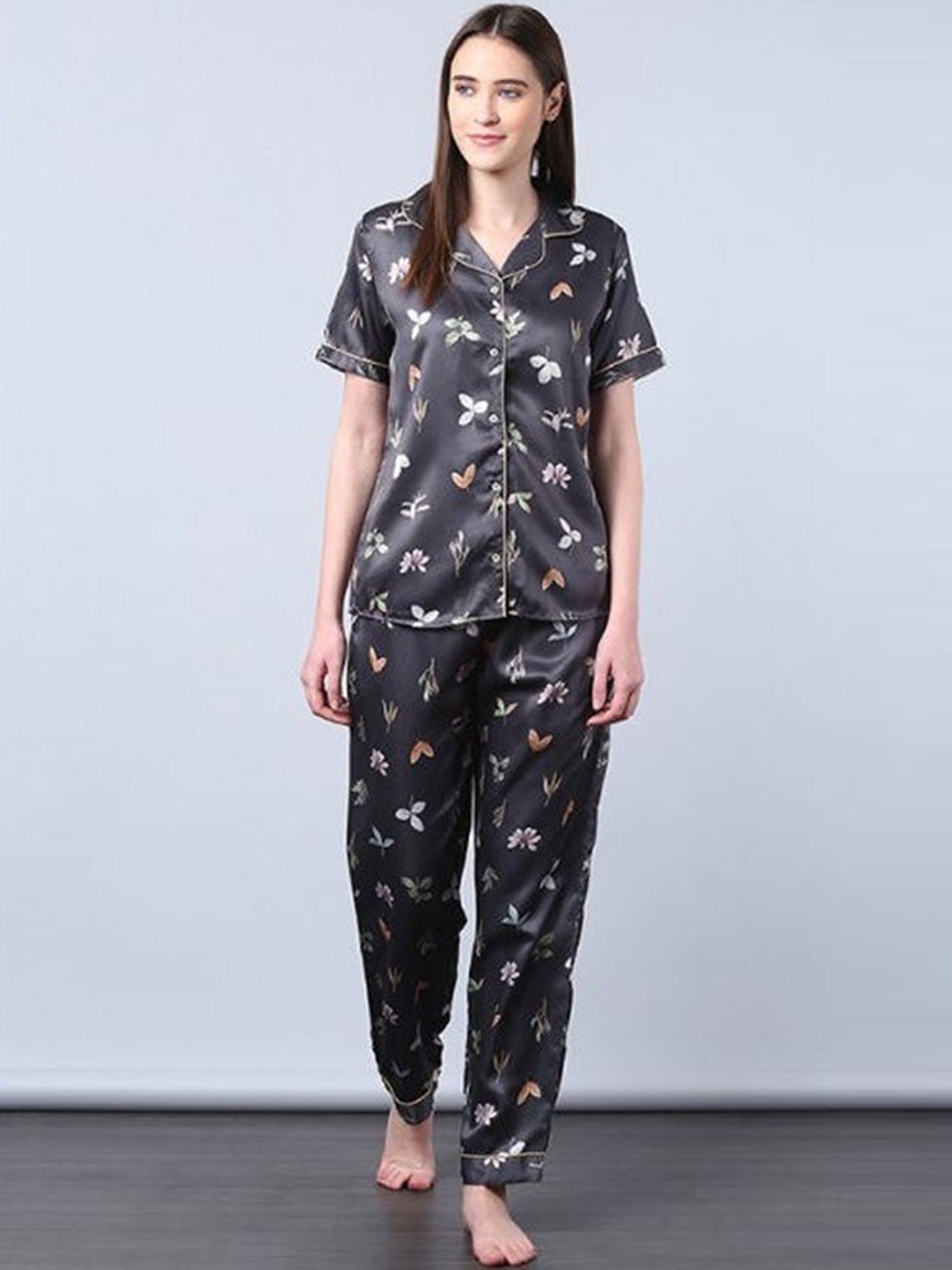 

Aila Floral Printed Lapel Collar Shirt With Pyjamas, Black