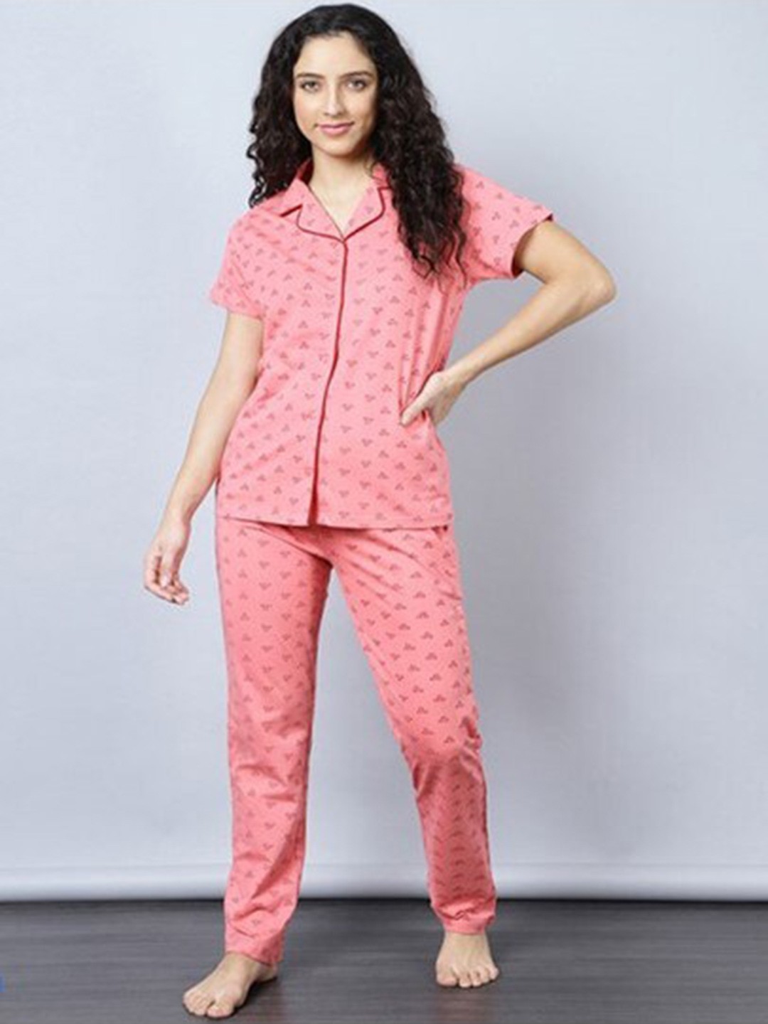 

Aila Conversational Printed Night suit, Pink