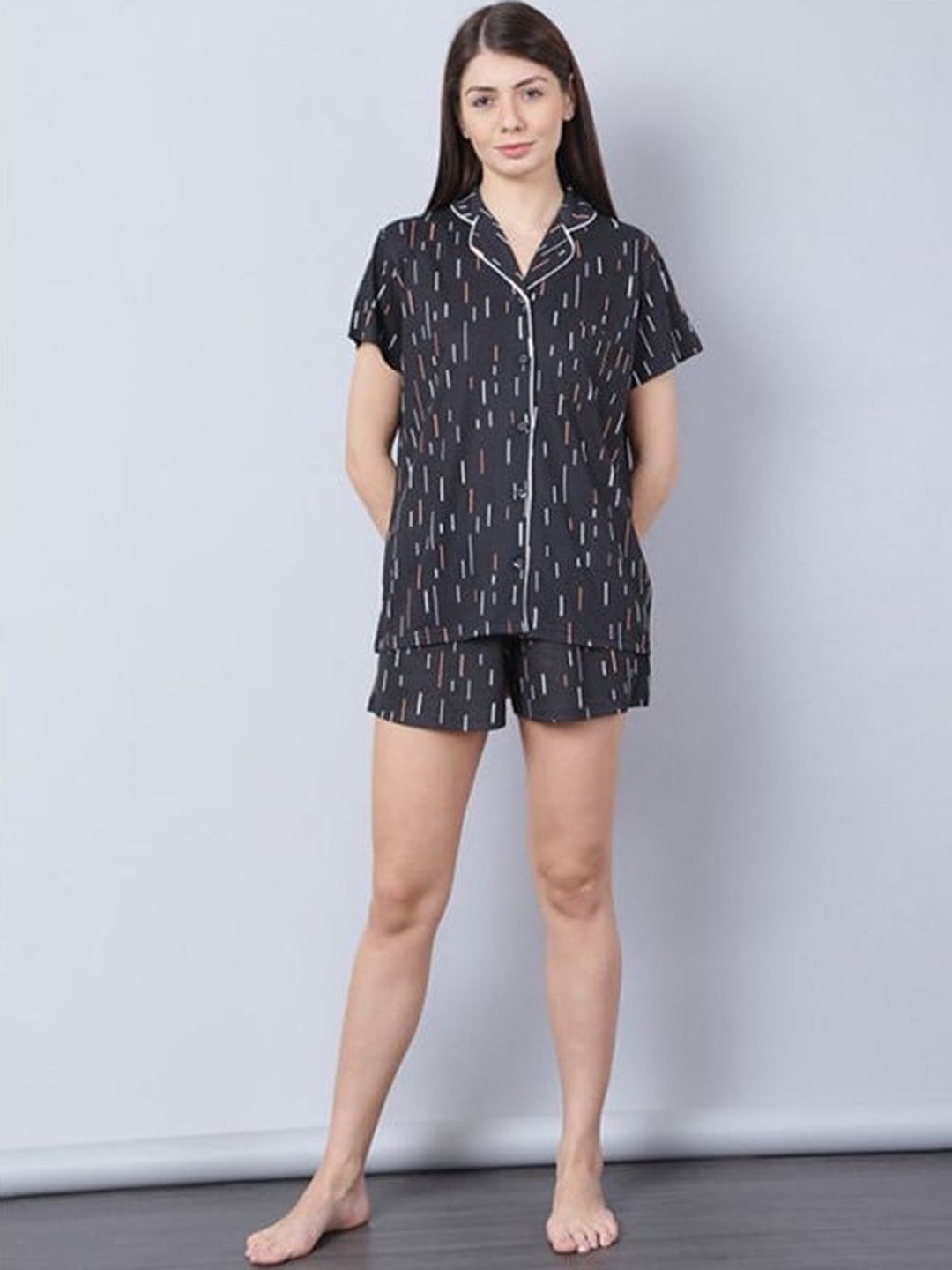 

Aila Geometric Printed Lapel Collar Night suit, Black