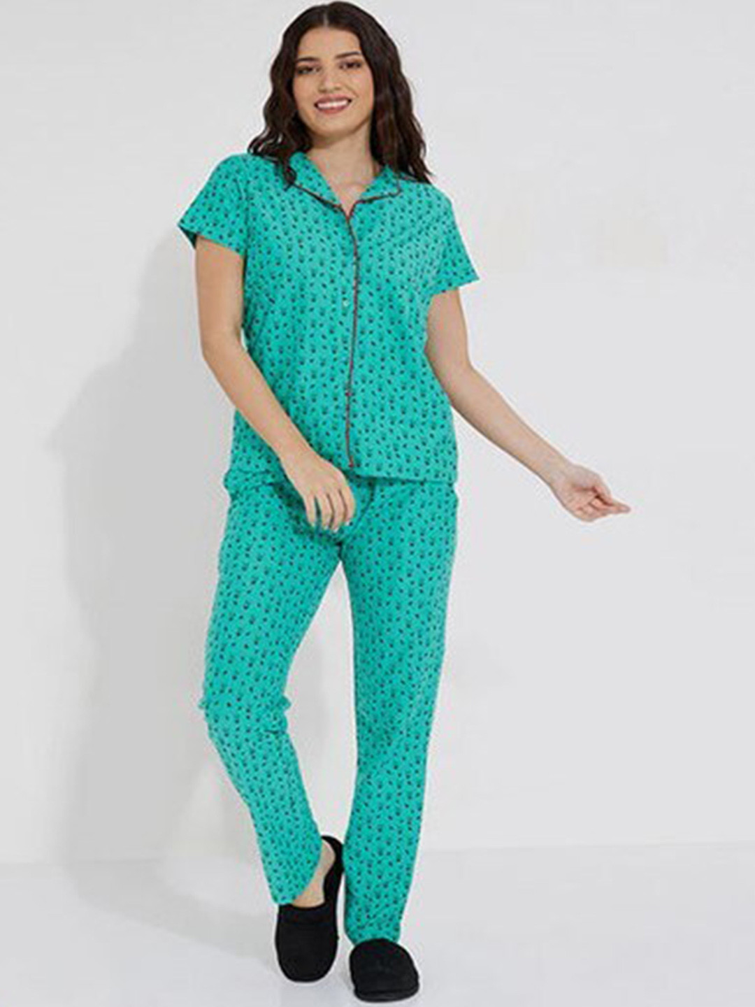 

Aila Floral Printed Lapel Collar Shirt With Trouser, Green