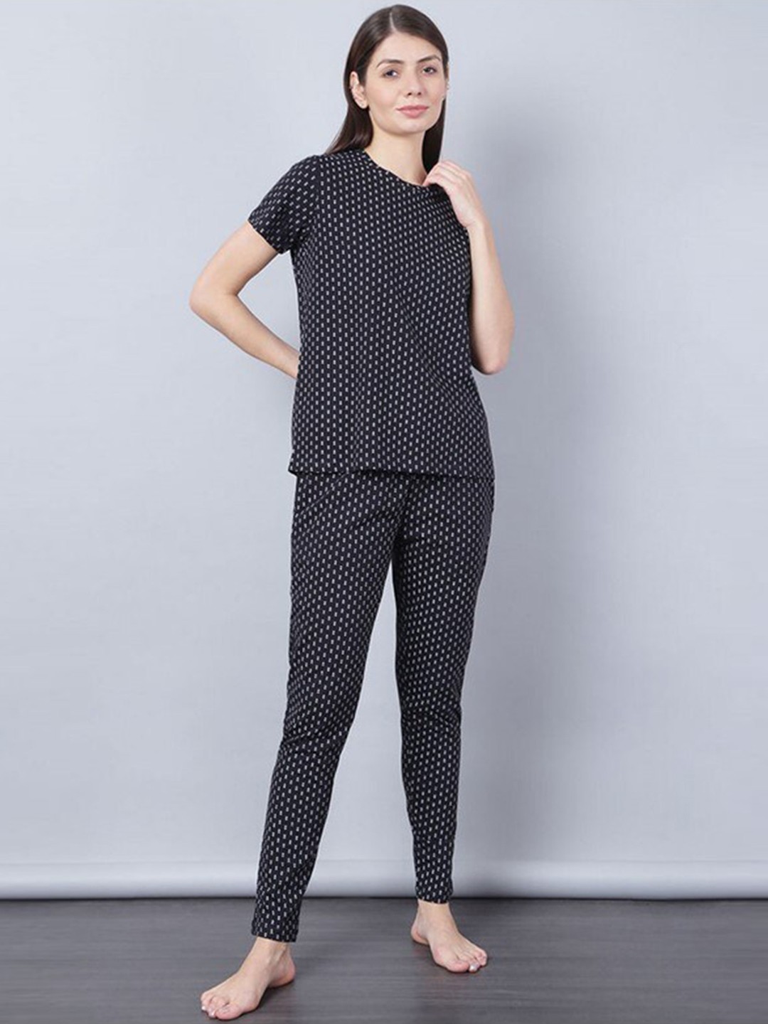 

Aila Geometric Printed Pure Cotton T-Shirt With Trouser, Black