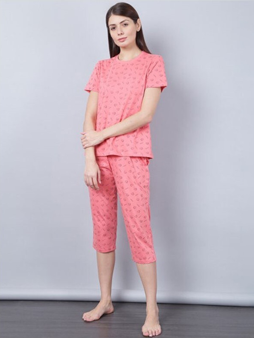 

Aila Conversational Printed Night Suit, Peach
