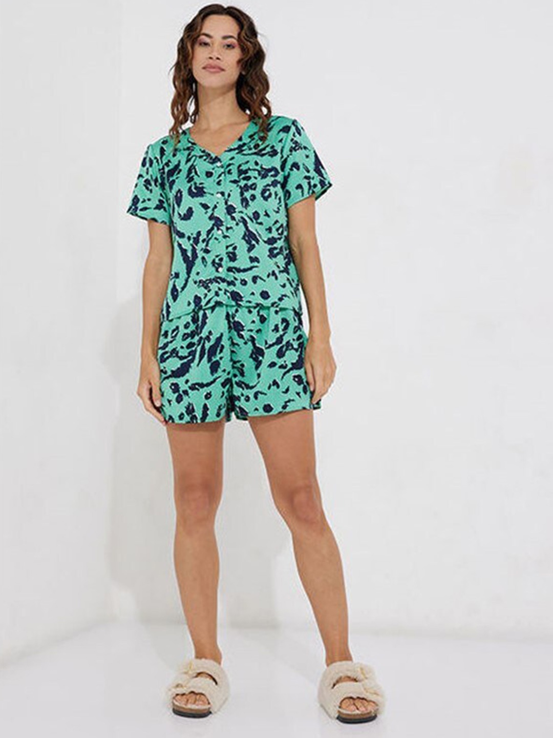 

Aila Abstract Printed Pure Cotton Night Suit, Green