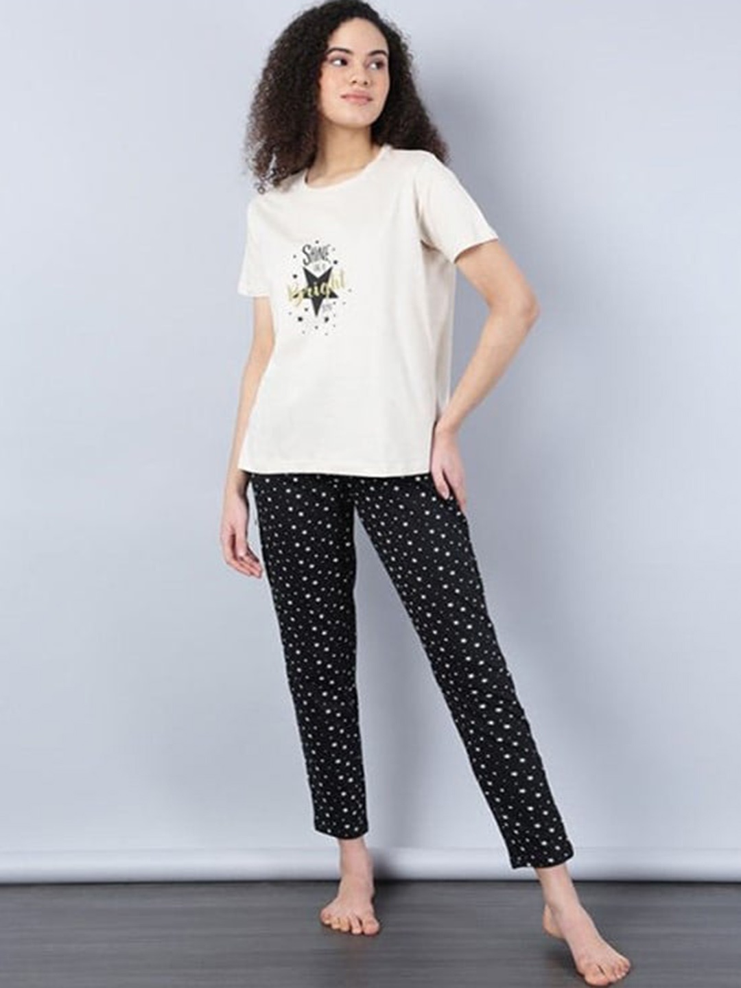 

Aila Graphic Printed Pure Cotton Night suit, White