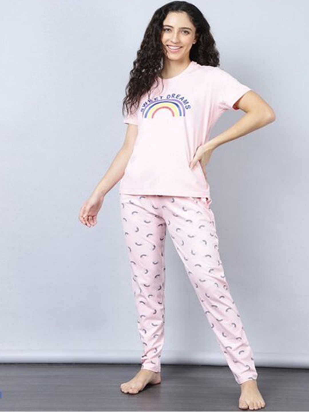

Aila Typography Printed Round Neck Night suit, Pink