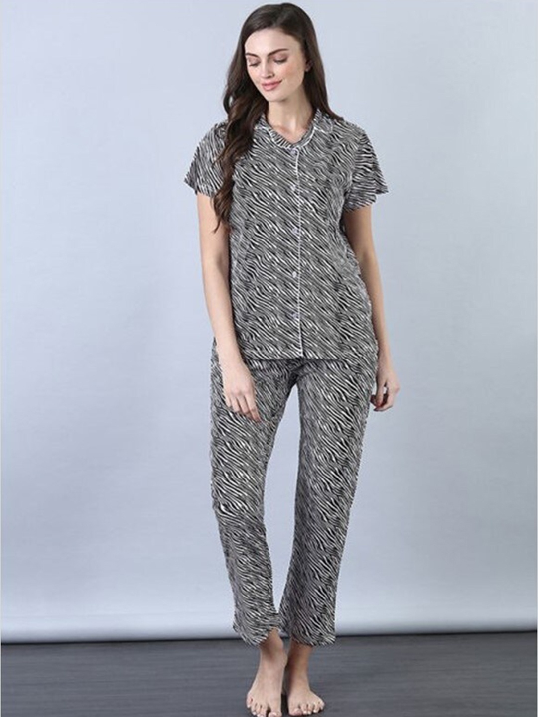 

Aila Abstract Printed Pure Cotton Night suit, Black