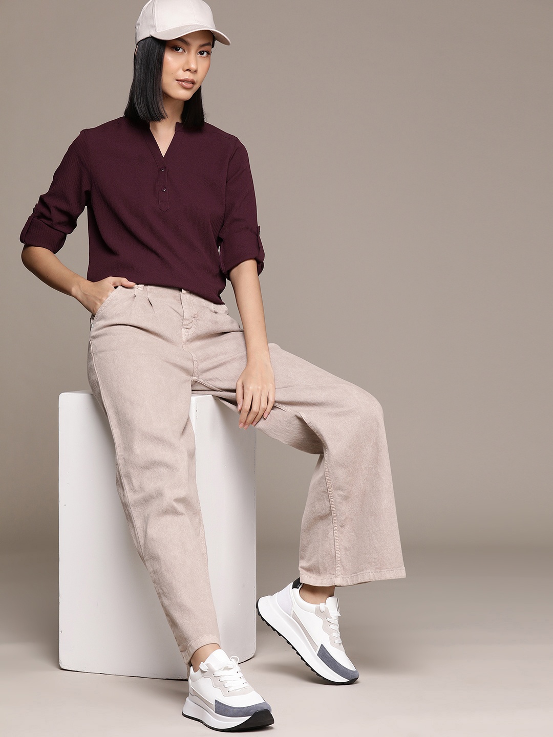 

Roadster Mandarin Collar Roll-Up Sleeves Shirt Style Top, Burgundy