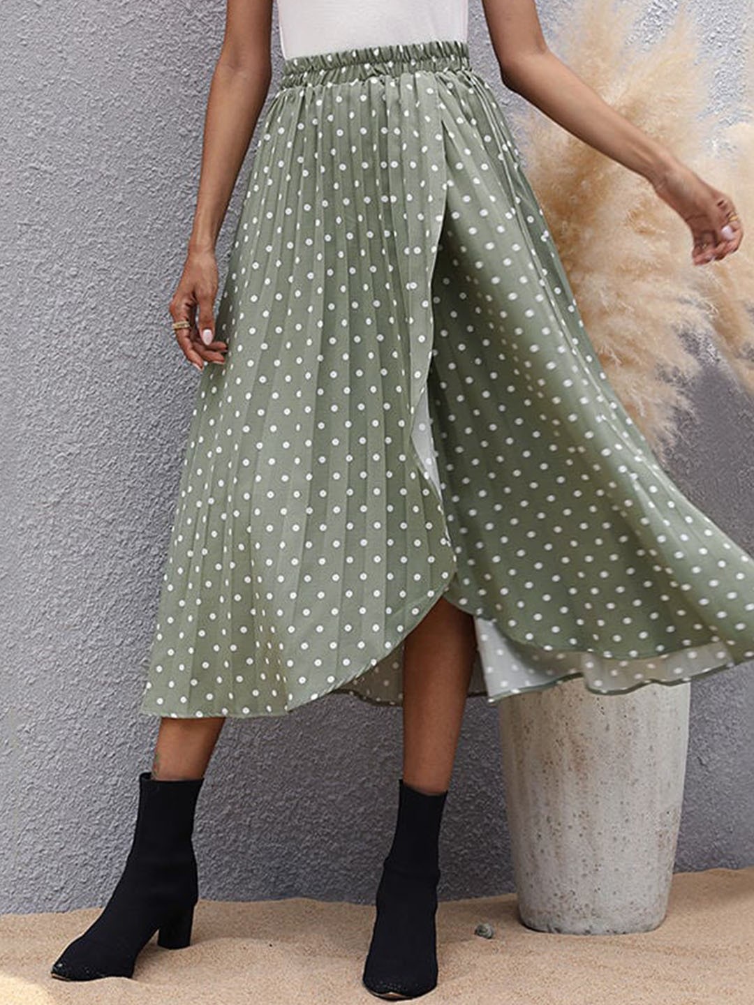 

StyleCast Green Polka Dots Printed Flared Midi Skirt