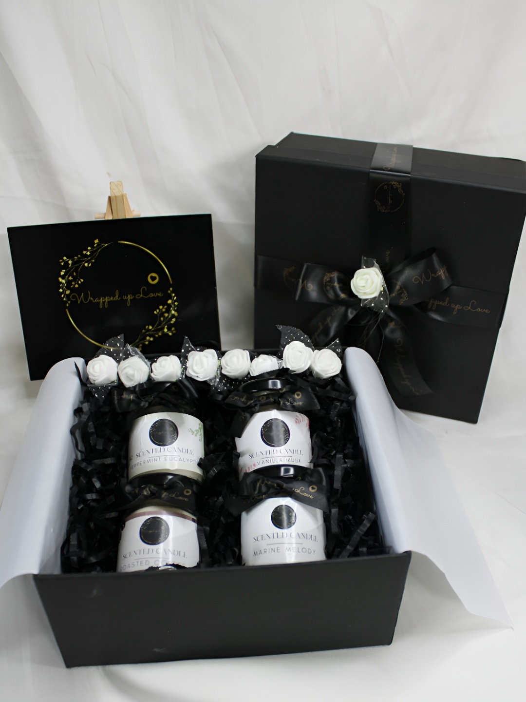 

Wrapped up Love White 4 Pieces Scented Jar Candles