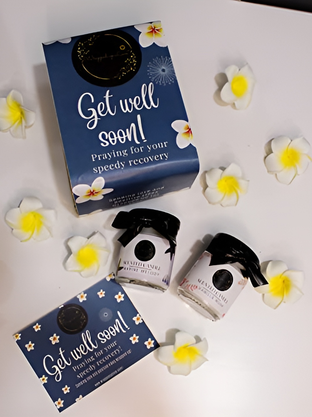 

Wrapped up Love White 2 Pieces Scented Jar Candles
