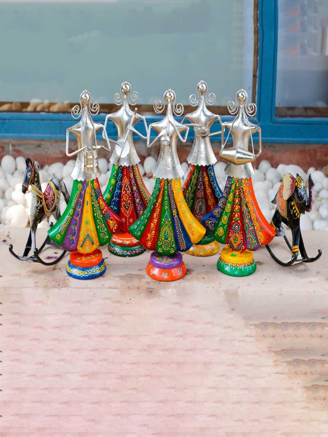 

Indune Lifestyle Silver Toned & Green 5 Pieces Rajasthani Banjara Musician Showpieces
