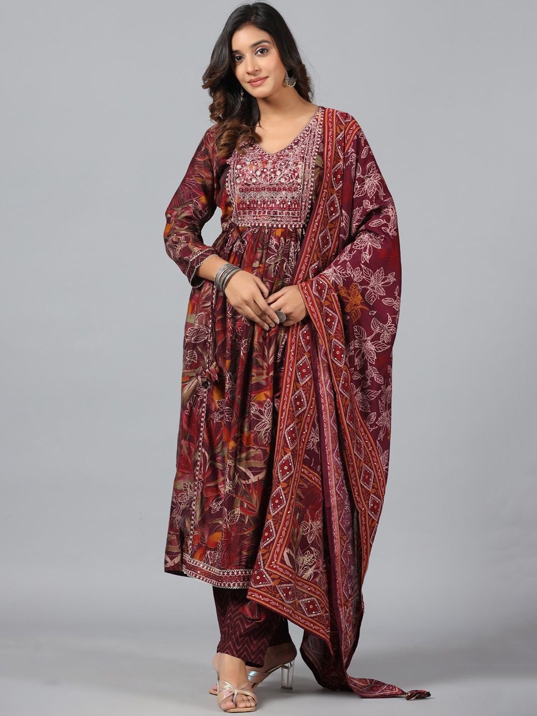 

Amchoor Floral Printed Regular Kurta With Trousers & Dupatta, Maroon