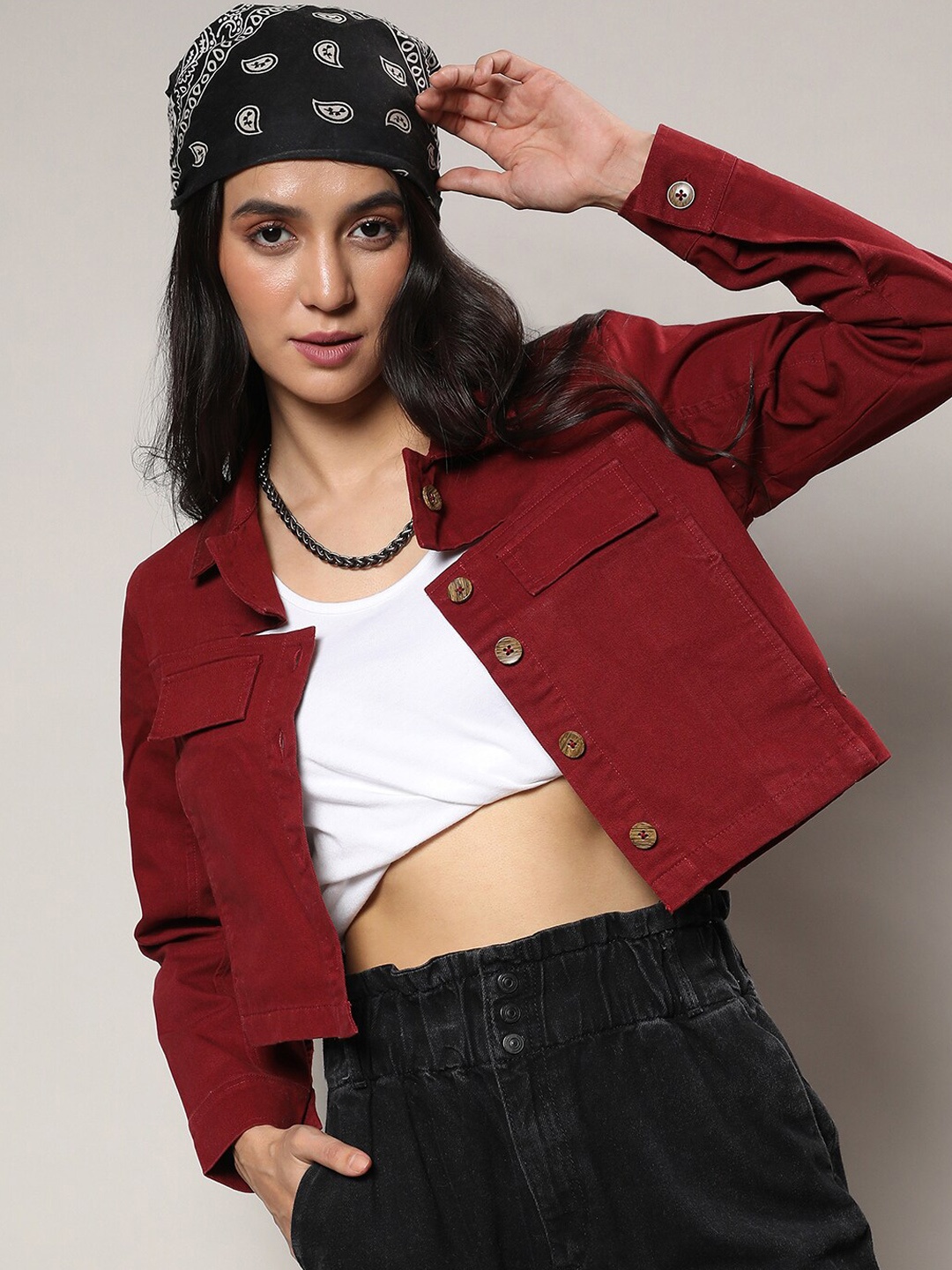 

Campus Sutra Spread Collar Windcheater Crop Denim Jacket, Maroon