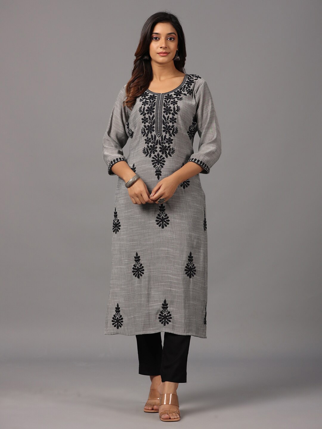 

Amchoor Ethnic Motifs Embroidered Kurta, Grey