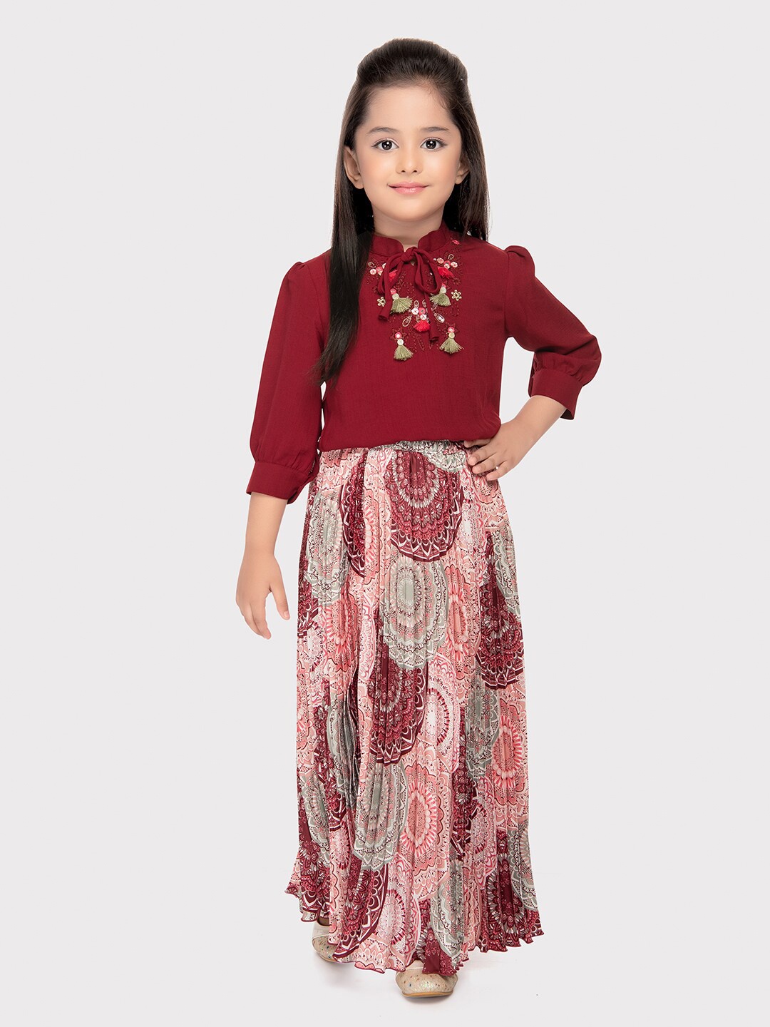 

Tiny Baby Girls Embroidered Tie-Up Neck Top With Skirt, Maroon