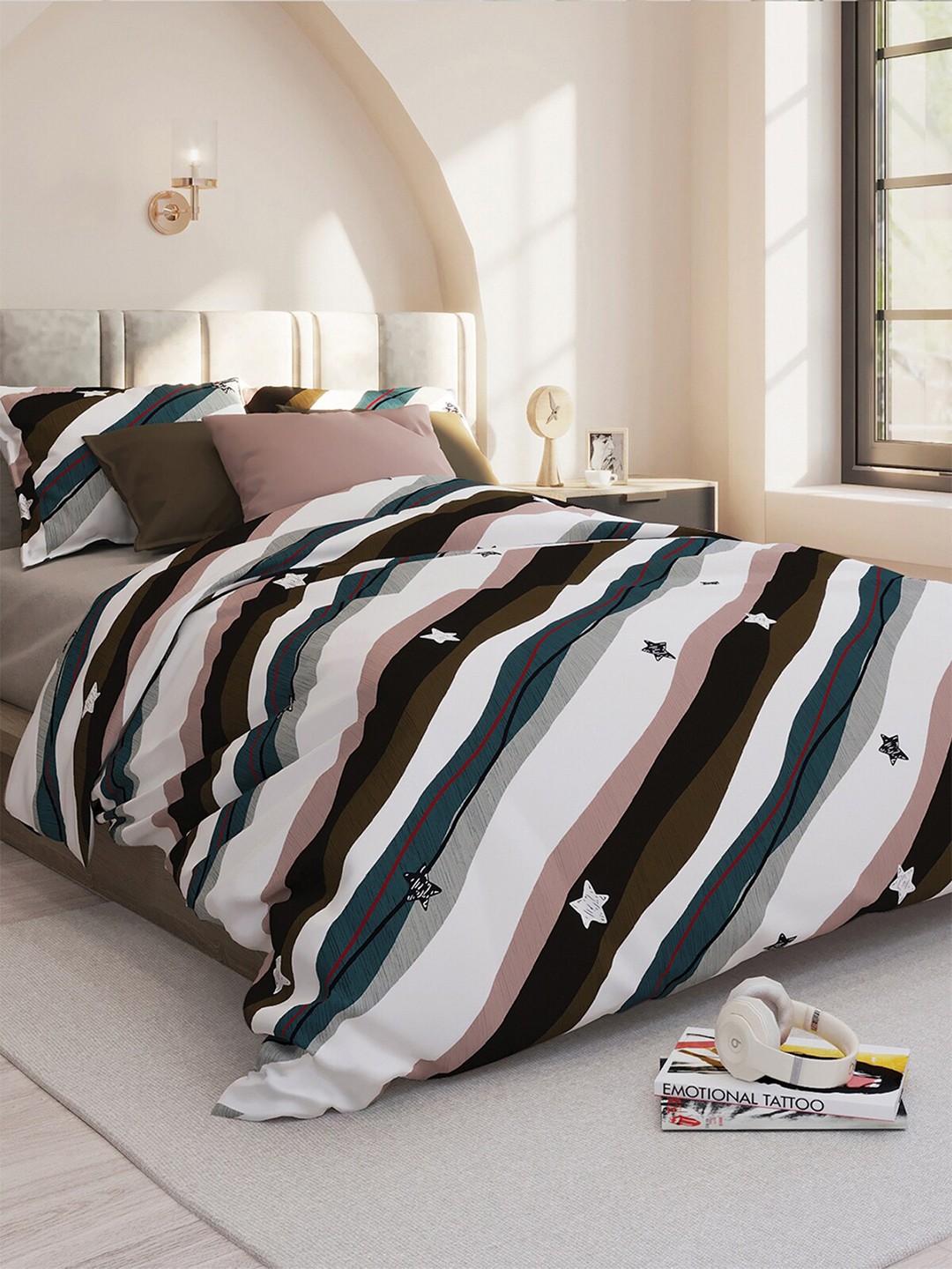 

LABHAM White & Brown Striped Cotton Fitted 180 TC Queen Bedsheet with 2 Pillow Covers