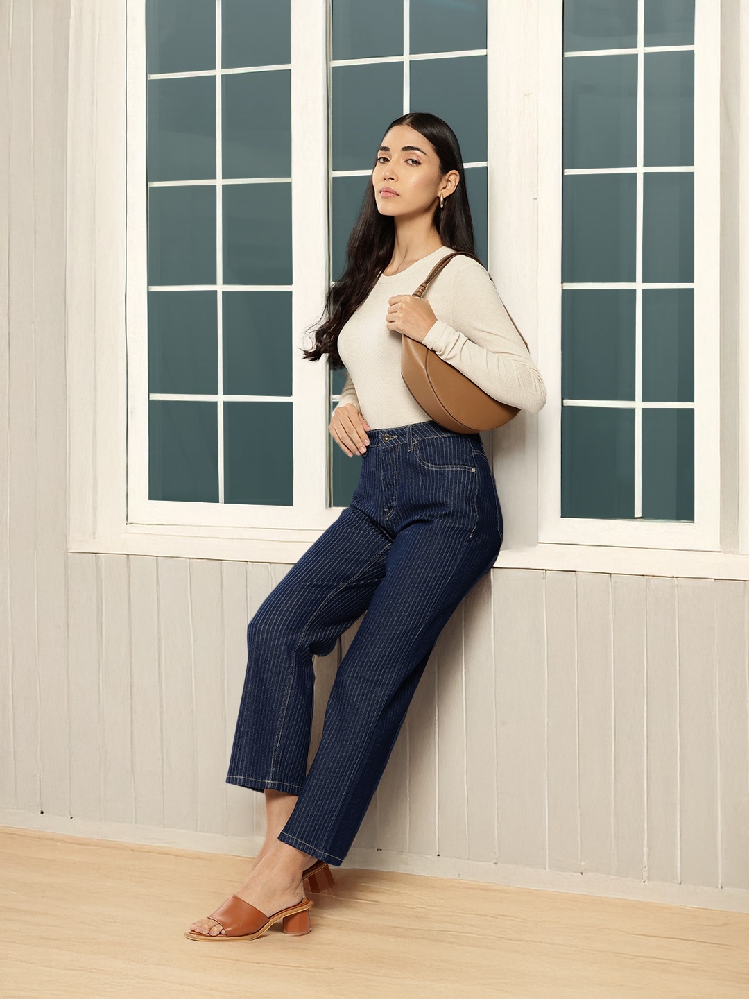 

Chemistry Women Striped Straight Fit Jeans, Navy blue