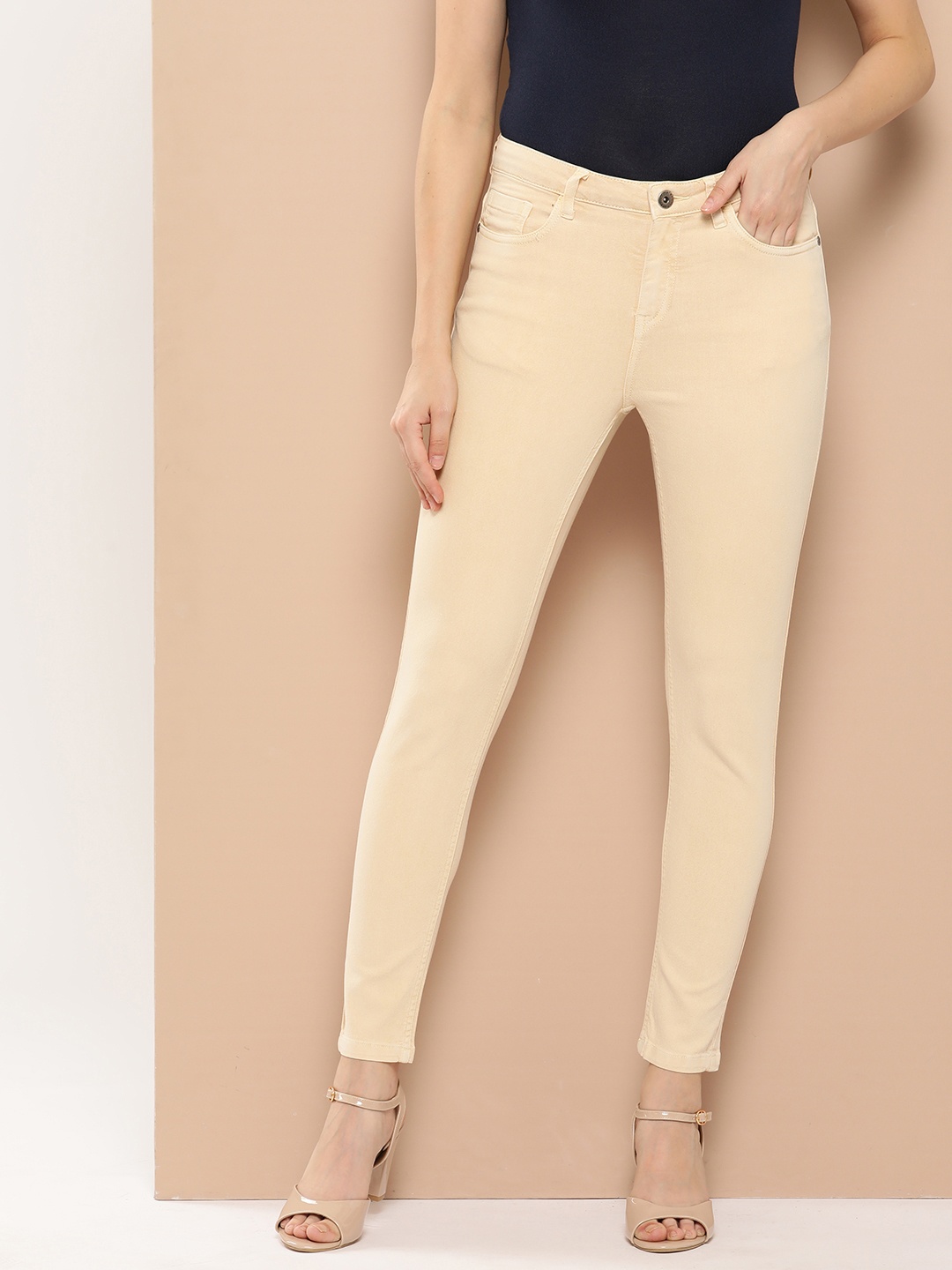 

Chemistry Women Skinny Fit Stretchable Jeans, Beige