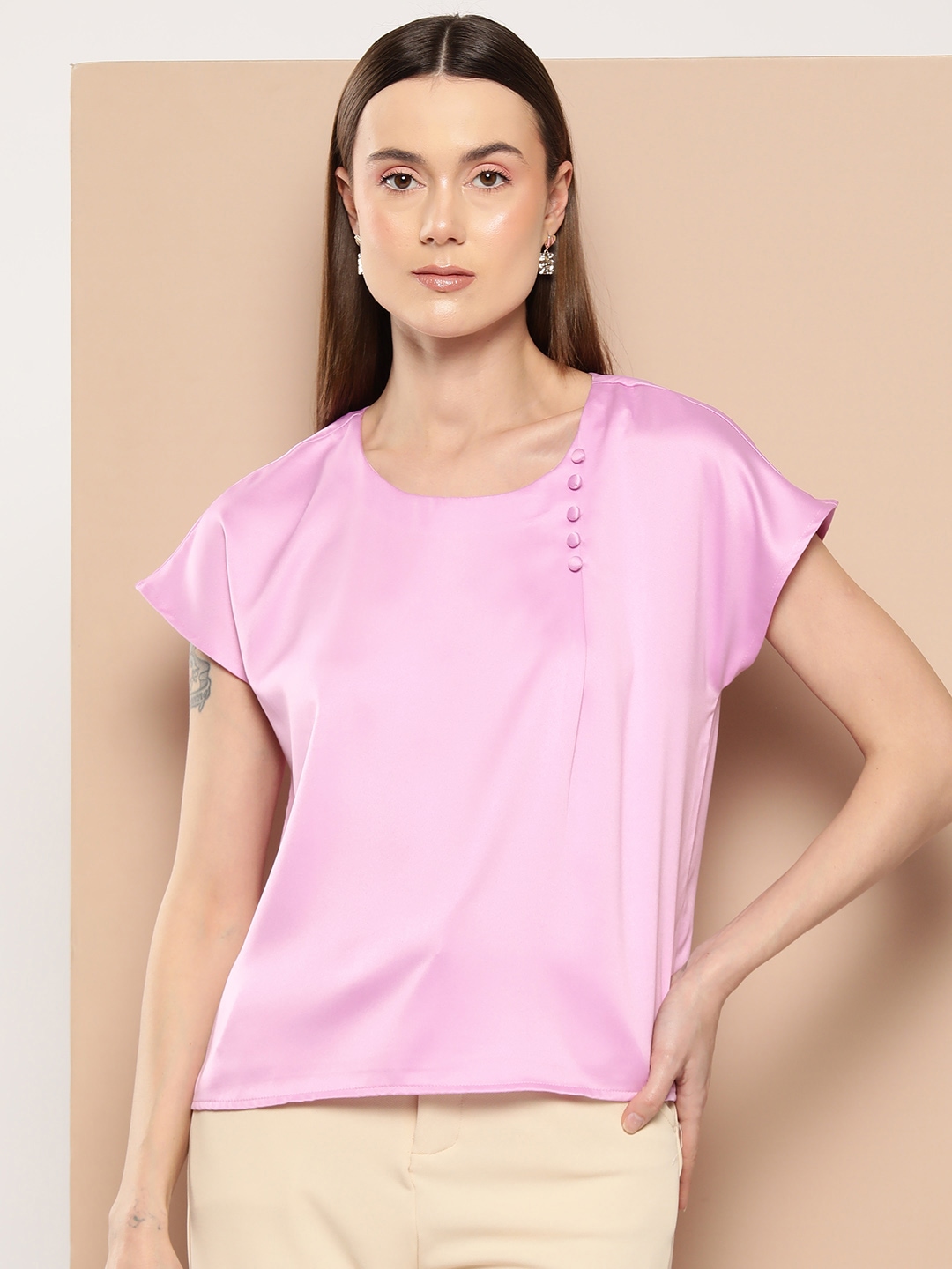 

Chemistry Extended Sleeves Satin-Finish Top, Pink