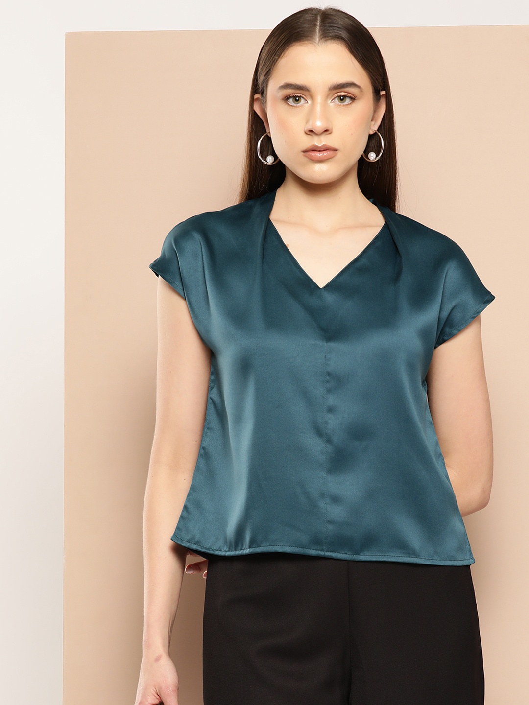 

Chemistry Extended Sleeves Top, Teal