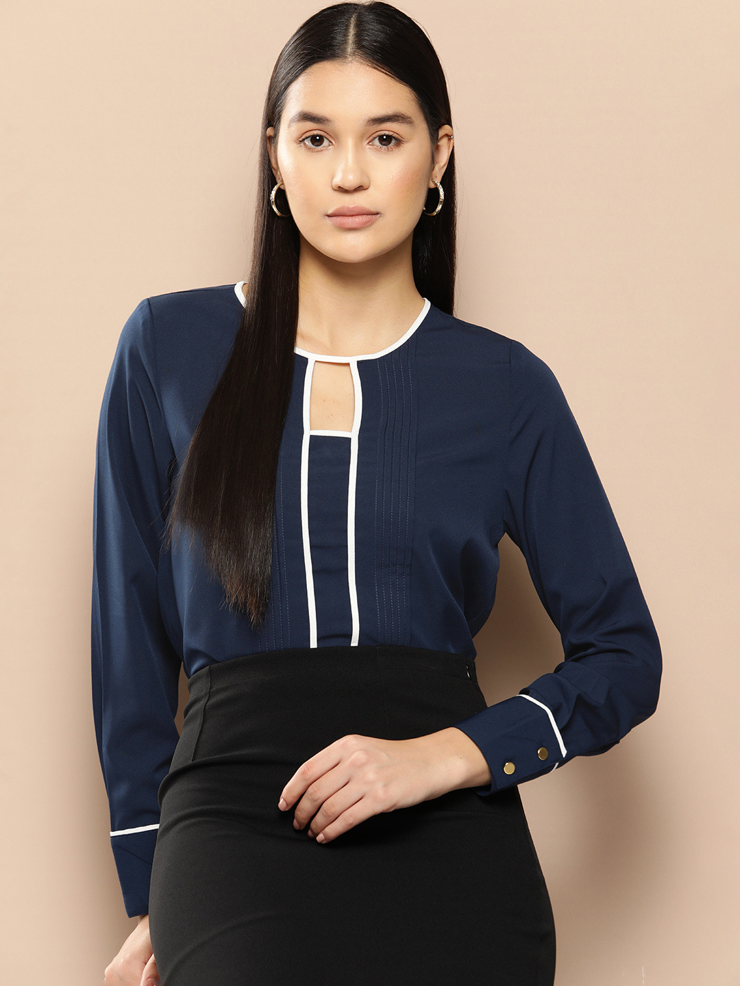

Chemistry Cut-Out Pintucks Top, Navy blue