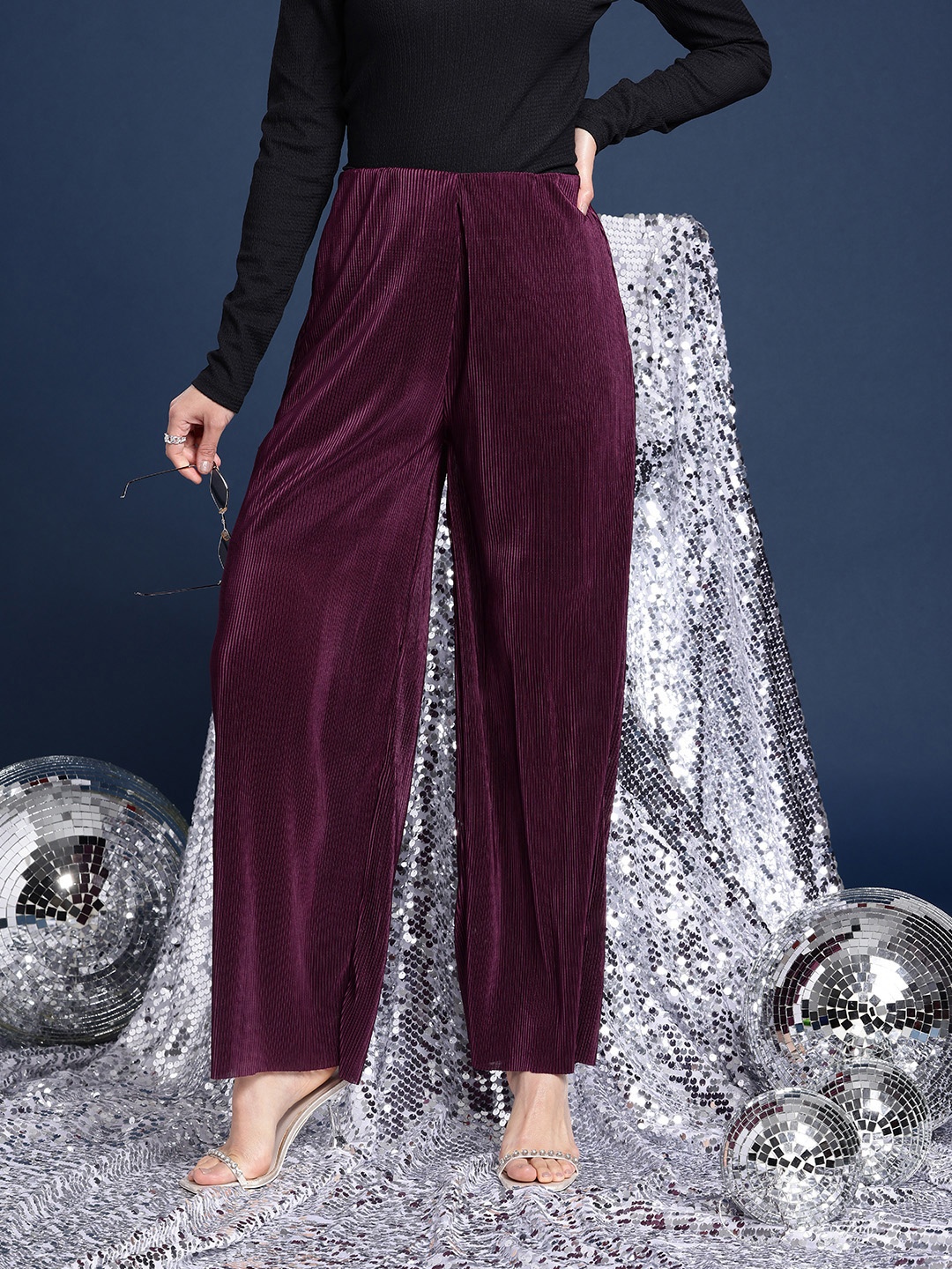 

Mast & Harbour Women Accordion Pleated Parallel Party Trousers, Burgundy