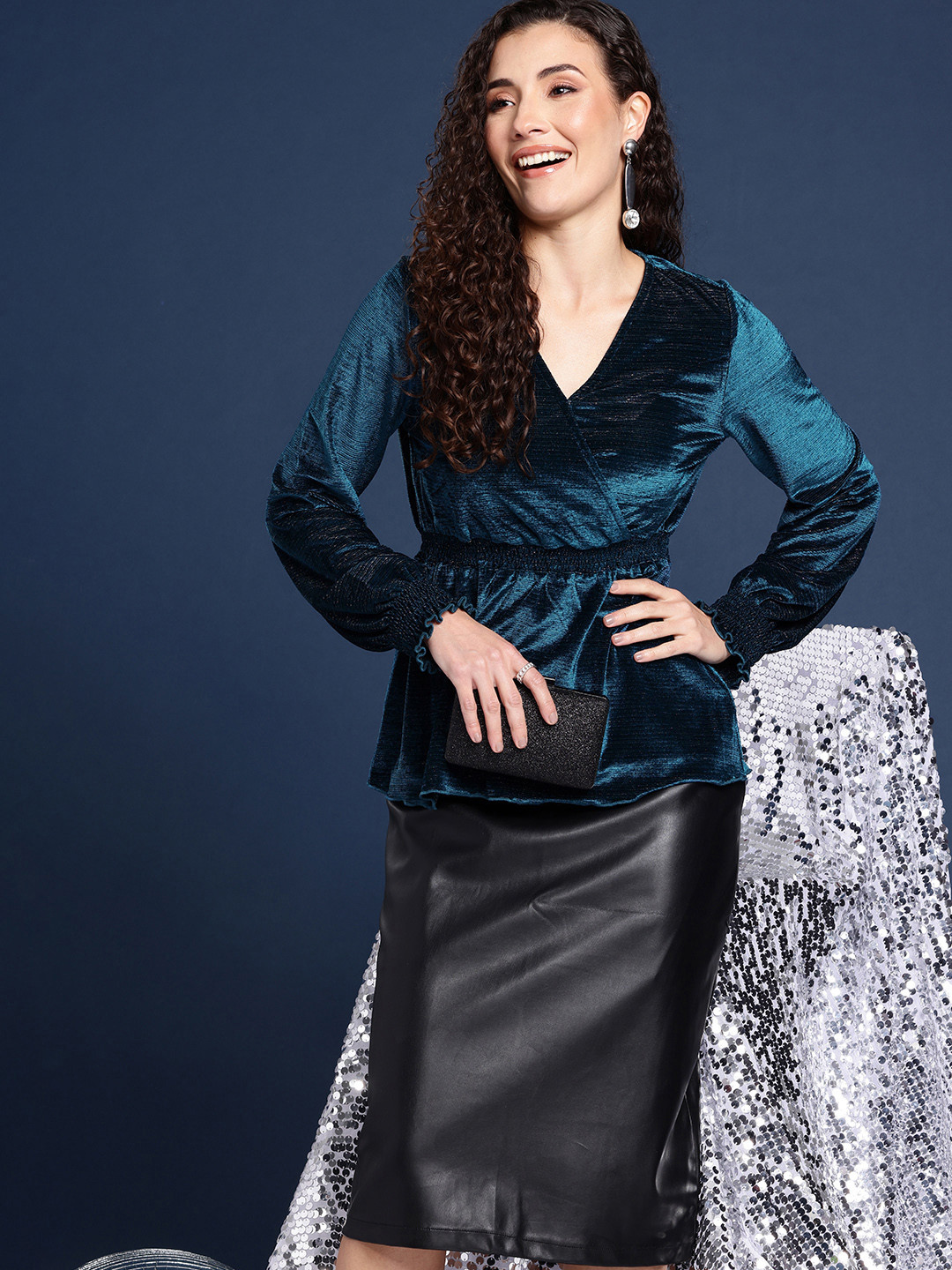 

Mast & Harbour Long Sleeves Velvet Empire Top, Teal