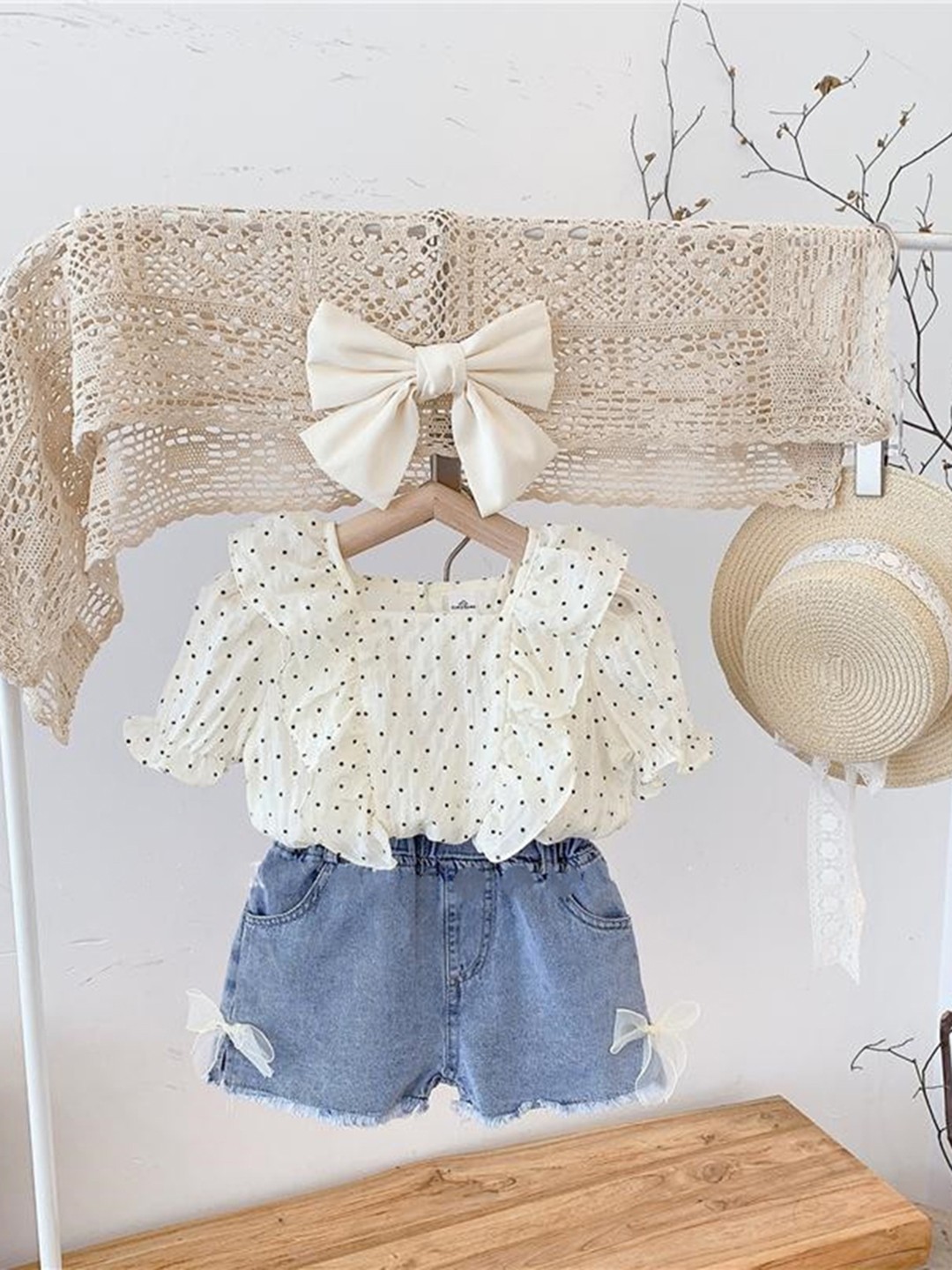 

INCLUD Girls White Top with Shorts