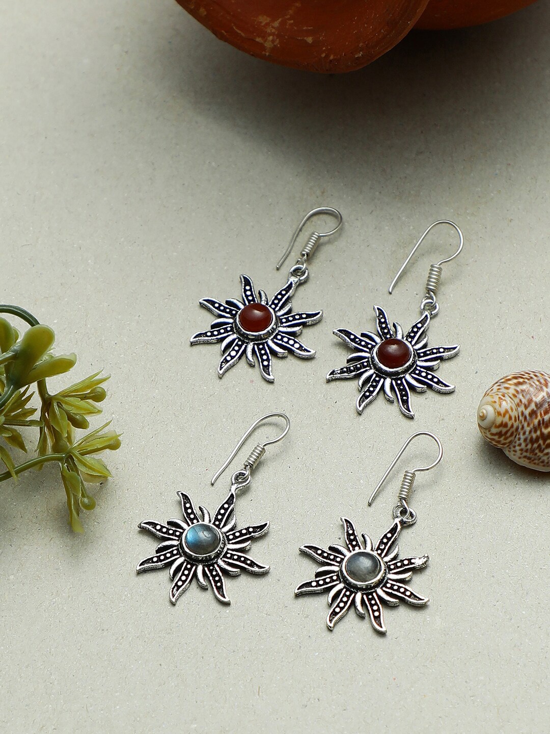

EL REGALO Set Of 2 Artificial Stones-Studded Oxidised Drop Earrings, Silver
