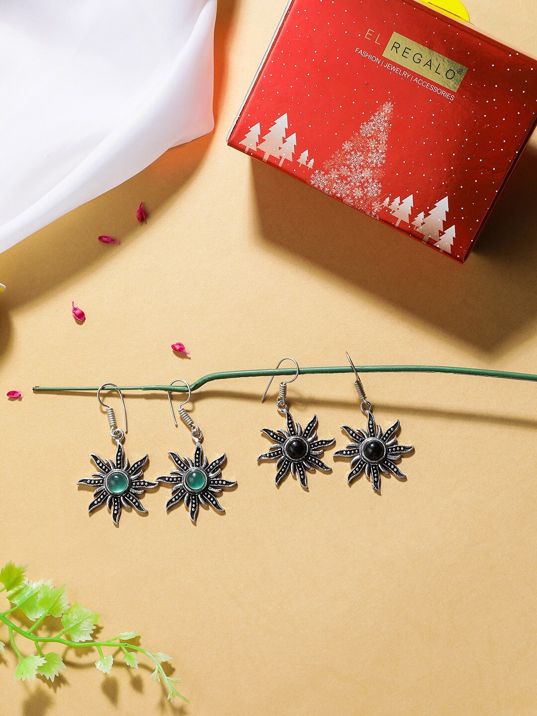 

EL REGALO Set of 2 Drop Earrings, Silver