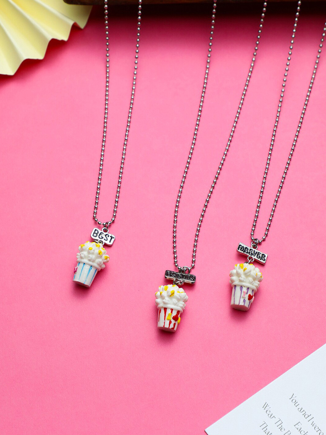 

EL REGALO Set Of 3 Enamelled Contemporary Pendant With Chain, Silver