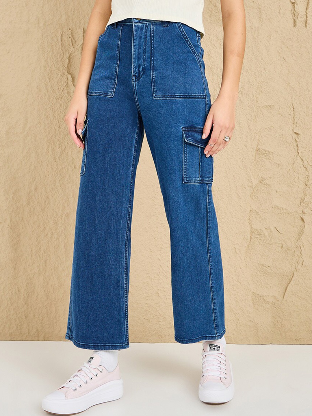 

Styli Women Wide Leg High Rise Clean Look Stretchable Cargo-Style Jeans, Blue