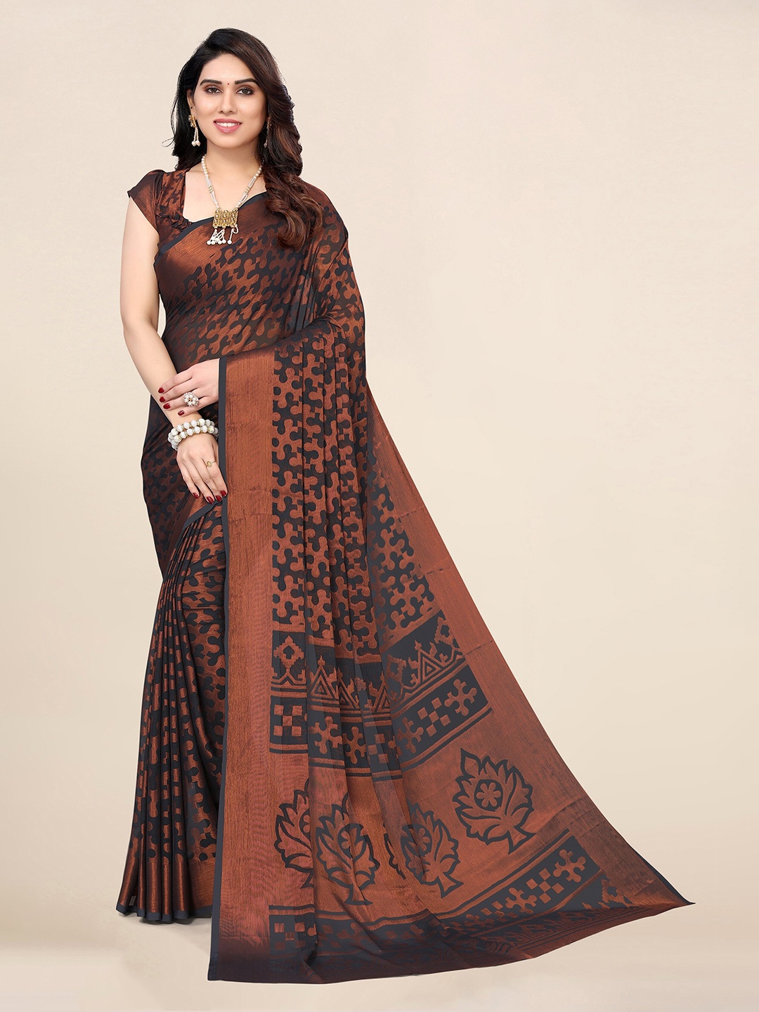 

Winza Designer Geometric Printed Saree, Grey