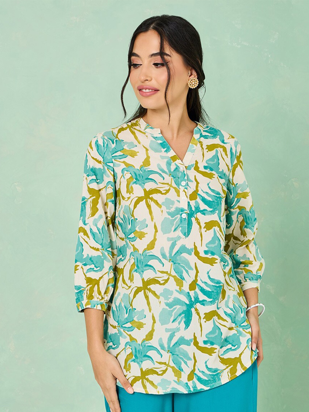 

Styli White Floral Printed Mandarin Collar Tunic