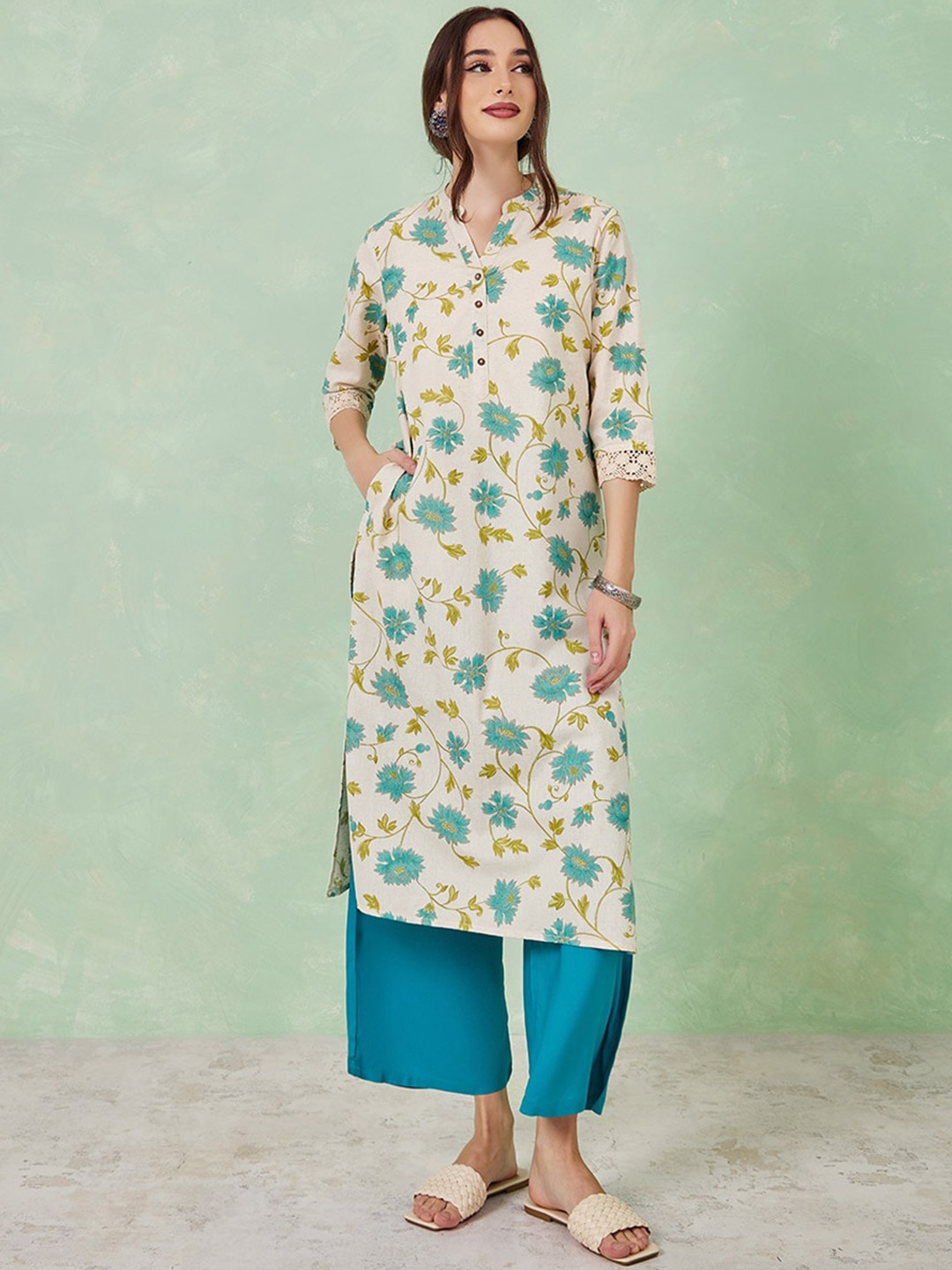 

Styli Women Floral Print Mandarin Collar Pure Cotton Straight Kurta, Off white