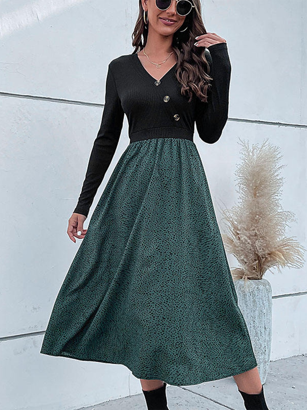 

StyleCast Green & Black Animal Printed A-Line Midi Dress