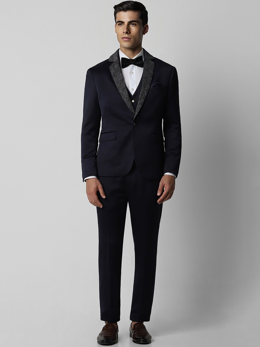 

V Dot Skinny-Fit Single-Breasted Three-Piece Suit, Purple